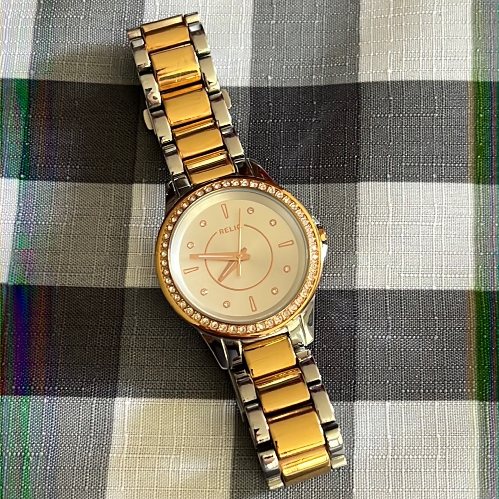 Relic Women’s Rose Gold Tone Crystal Round White Face